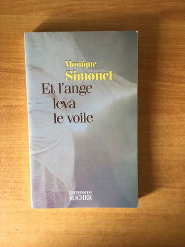 Et l'ange leva le voile