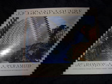 Le Grand Louvre: Du donjon à la pyramide