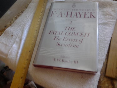 Couverture de The Fatal Conceit: The Errors of Socialism