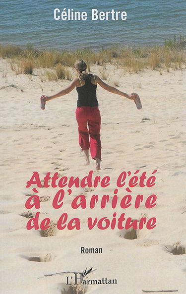 Attendre l'été à l'arrière de la voiture