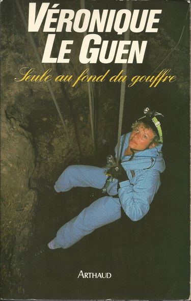 Seule au fond du gouffre