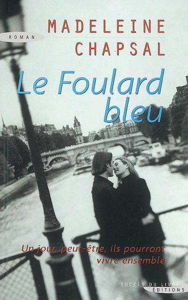 Le foulard bleu