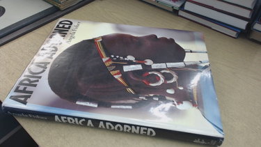 Couverture de Africa Adorned