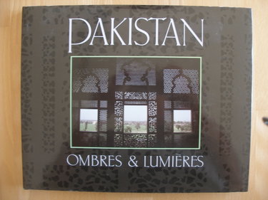 Couverture de PAKISTAN, OMBRES & LUMIERES