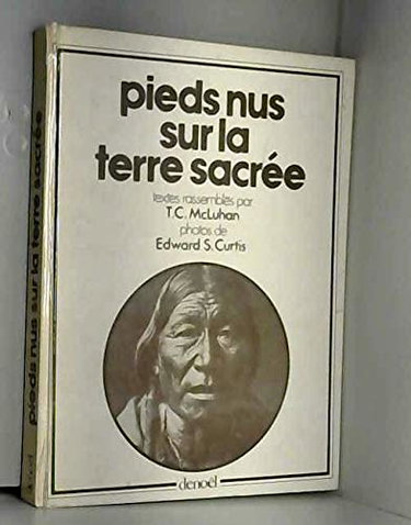 Couverture de Pieds nus sur la terre sacrée
