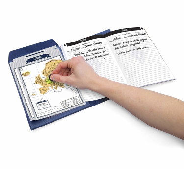 Couverture de Journal de voyage à gratter - Décor de voyage - Carnet d'affiche à gratter - Contient 8 pages à gratter avec les pays, les villes et les États - Grand cadeau de voyage - bleu