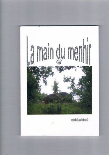 Couverture de La main du menhir (La gentiane indigo)