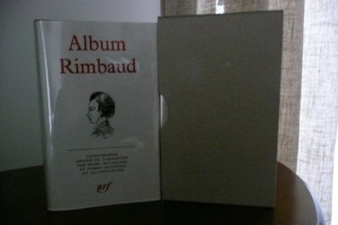 Couverture de Album rimbaud. iconographie réunie et commentée par henri matarasso et pierre petitfils. album de la pléiade .