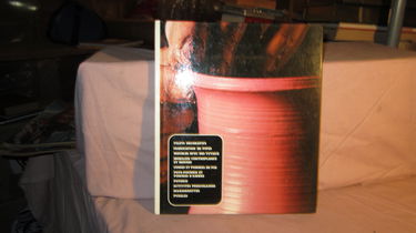 Artisanat et loisirs : Filets decoratifs, fabrication de pipes, meubles avec des tuyaux, mobilier contreplaque et mousse, cosses et pommes de pin, pots-pourris et pommes d'ambre, poterie, activites periscolaires, marionnettes, puzzles