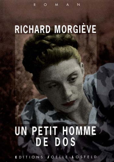 Un petit homme de dos