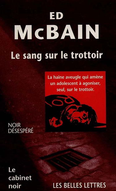 Le sang sur le trottoir