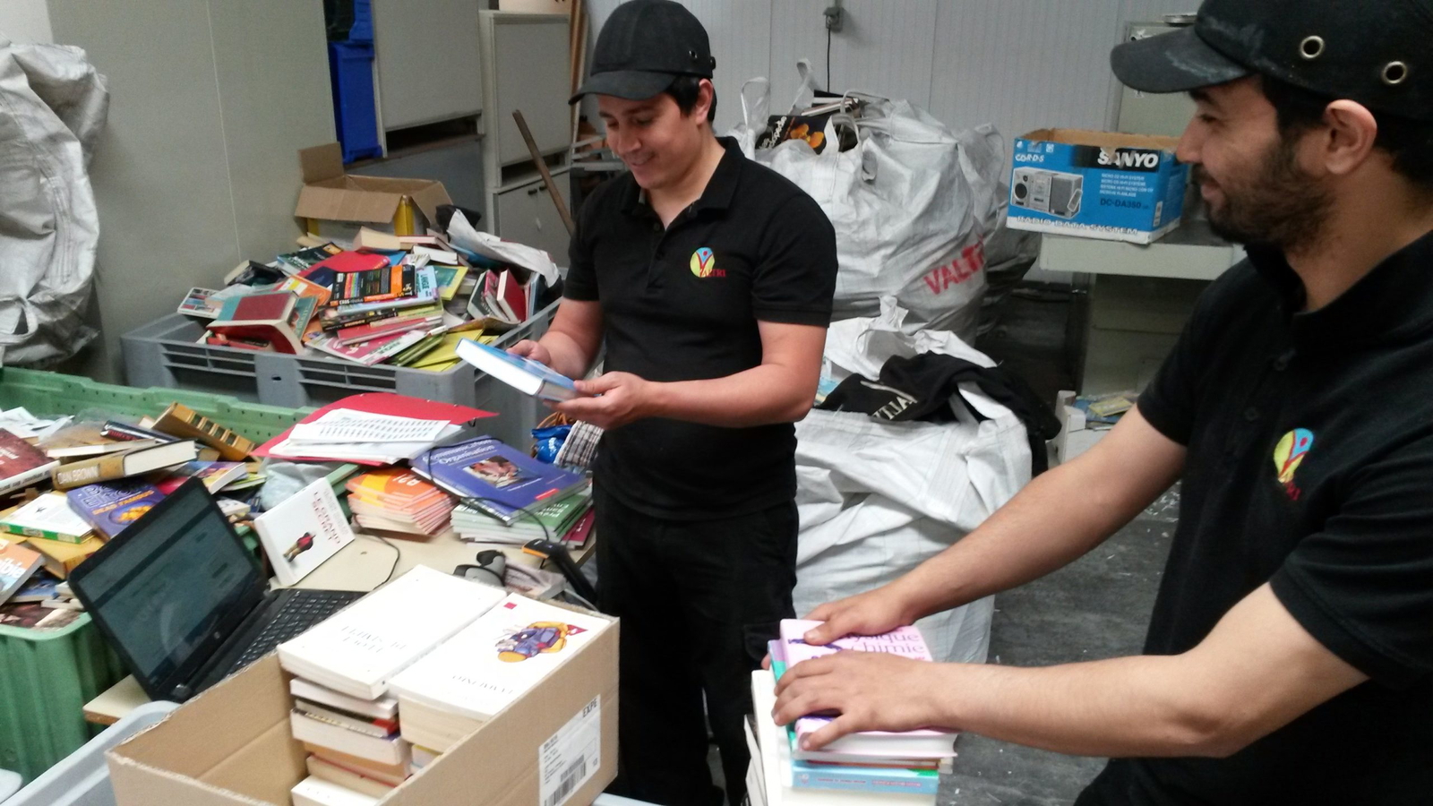 1ers-livres-encodes-Valtri-Marseille-e1464339454472-scaled